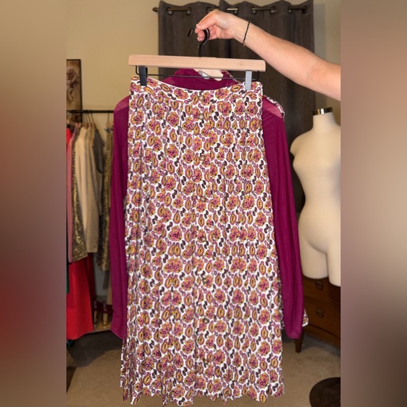 2 piece Victoria Beckham Silk Blouse and Skirt set - Picture 5 of 10